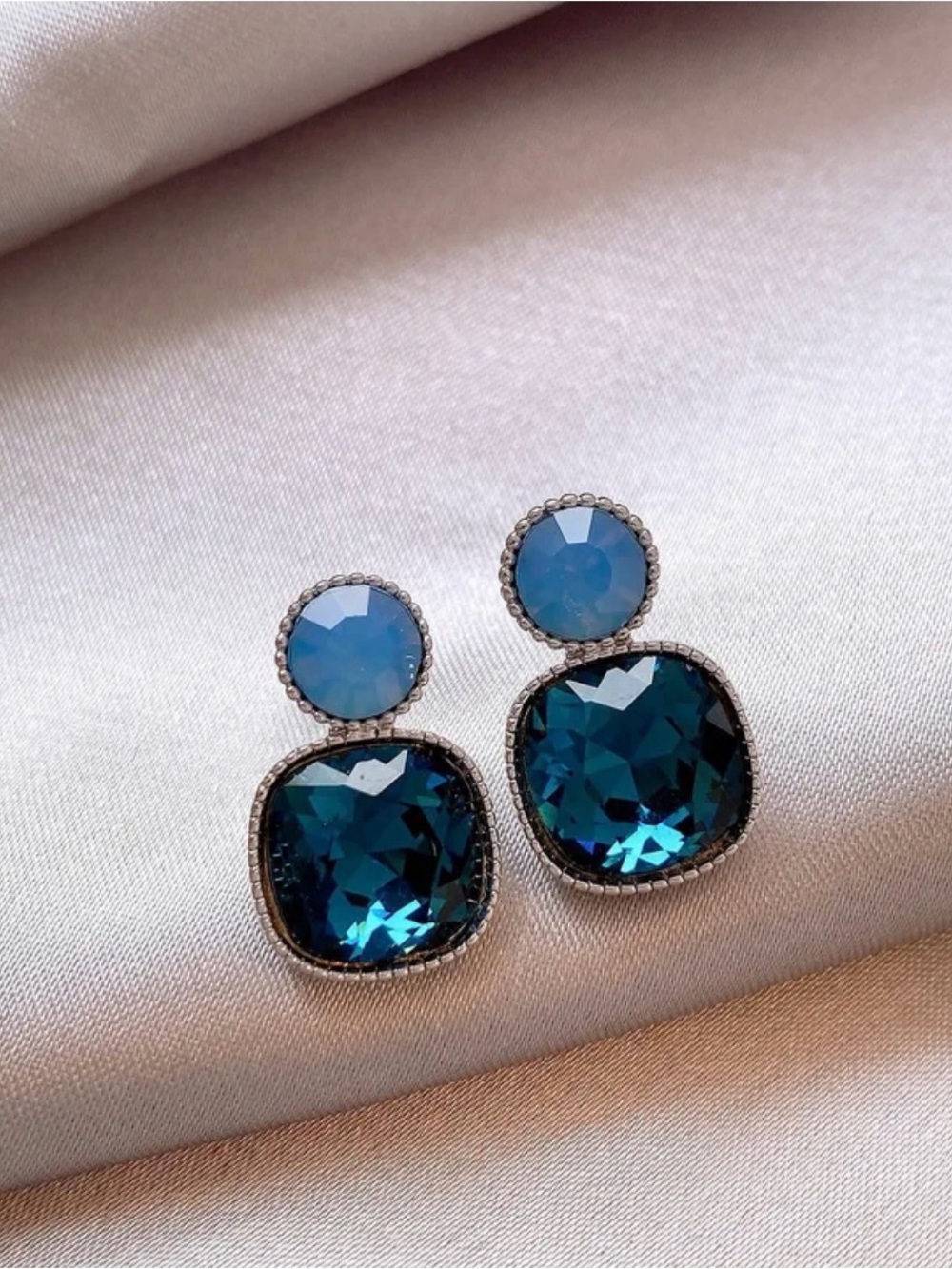 Elegant Blue Crystal Drop Earrings NWT